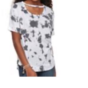 Black and white T-shirt